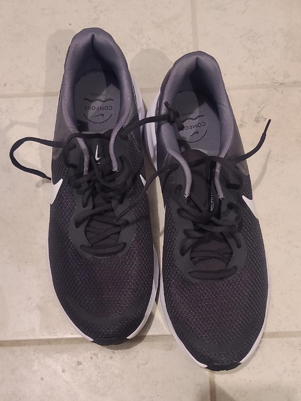 Nike Black and Gray Mesh Running Shoes